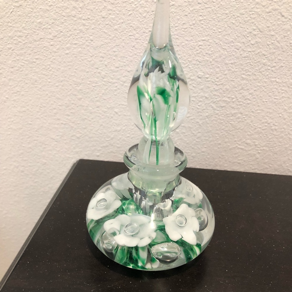 Gorgeous perfume holder